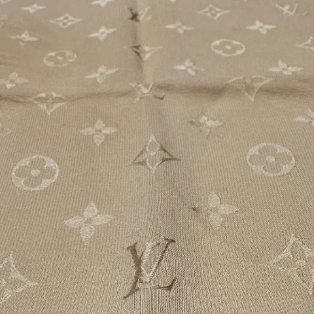 Louis Vuitton Vintage Pre-owned Silk scarves Beige Dames