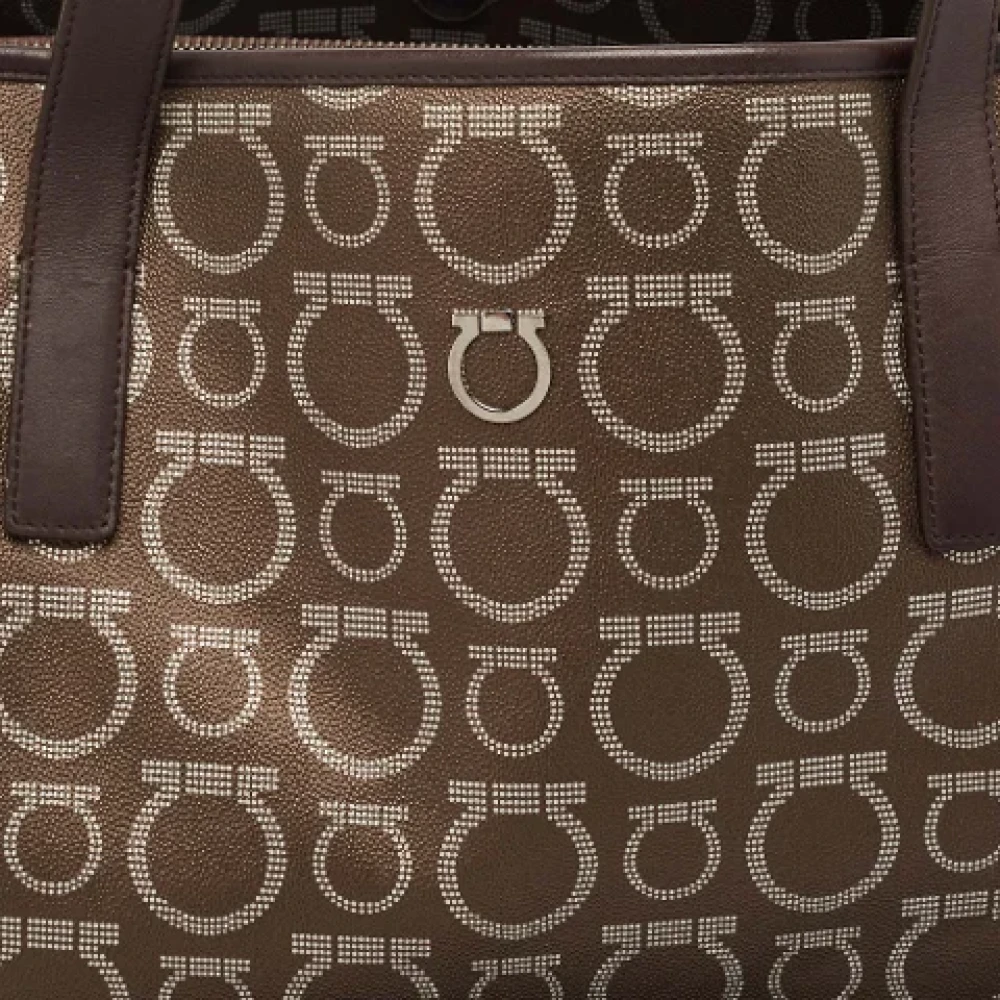 Salvatore Ferragamo Pre-owned Leather totes Brown Dames