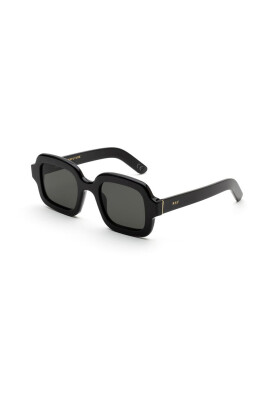 black-sunglasses-benz-model