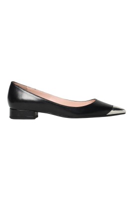 black-leather-ballet-flats