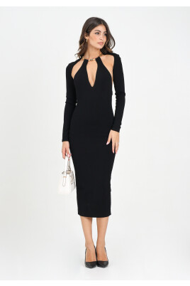 robe-midi-noire-avec-collier-serpent