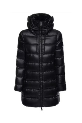 veste-noire-a-capuche-en-duvet
