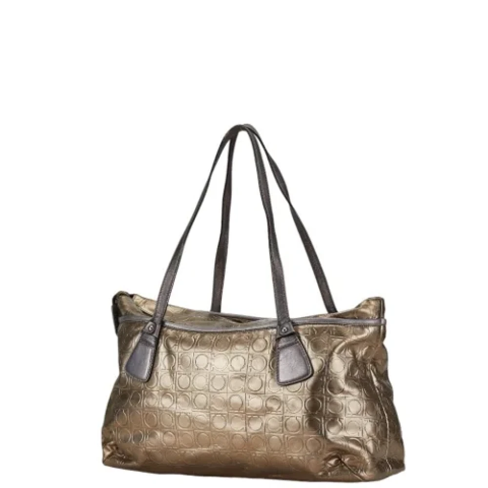 Salvatore Ferragamo Pre-owned Leather totes Yellow Dames