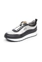 chaussures-en-cuir-noir-avec-details-argentes