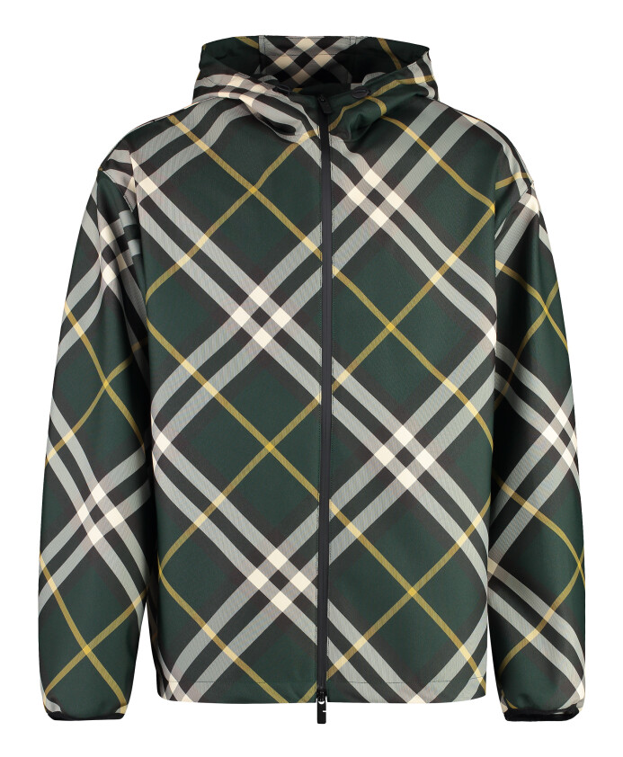 veste-a-capuche-en-tissu-technique