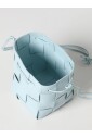 mini-sac-bleu-ciel-tisse-en-nappa