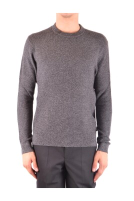 pulls-elegants-pour-hommes-et-femmes