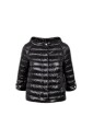 cape-noire-avec-style-en-forme-dand-39-oeuf