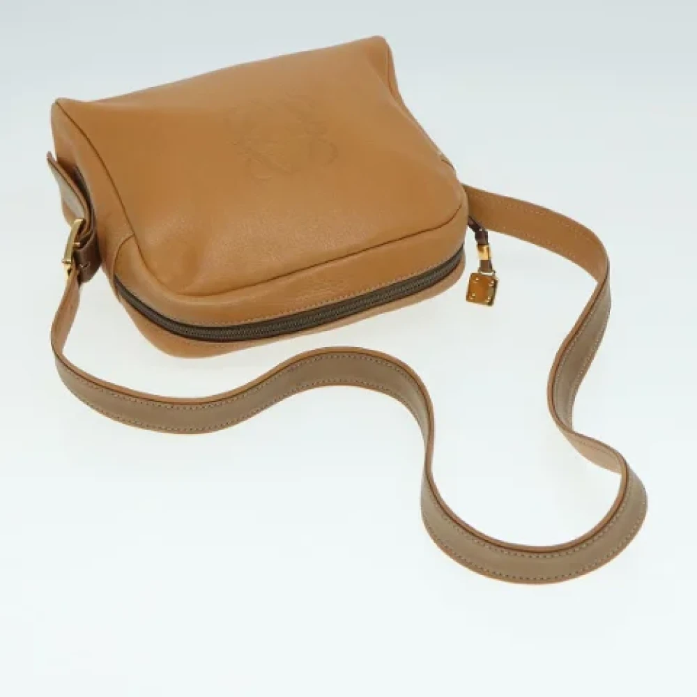 Loewe Pre-owned Leather shoulder-bags Yellow Dames