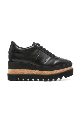 black-platform-sneakers-with-logo-details