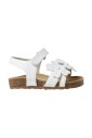 sandales-blanches-avec-fleurs-pour-enfants