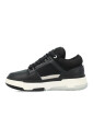 sneakers-noires-avec-perforations-en-etoile