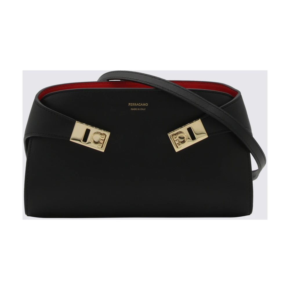 Salvatore Ferragamo Zwarte leren crossbody tas met gouden details Black Dames