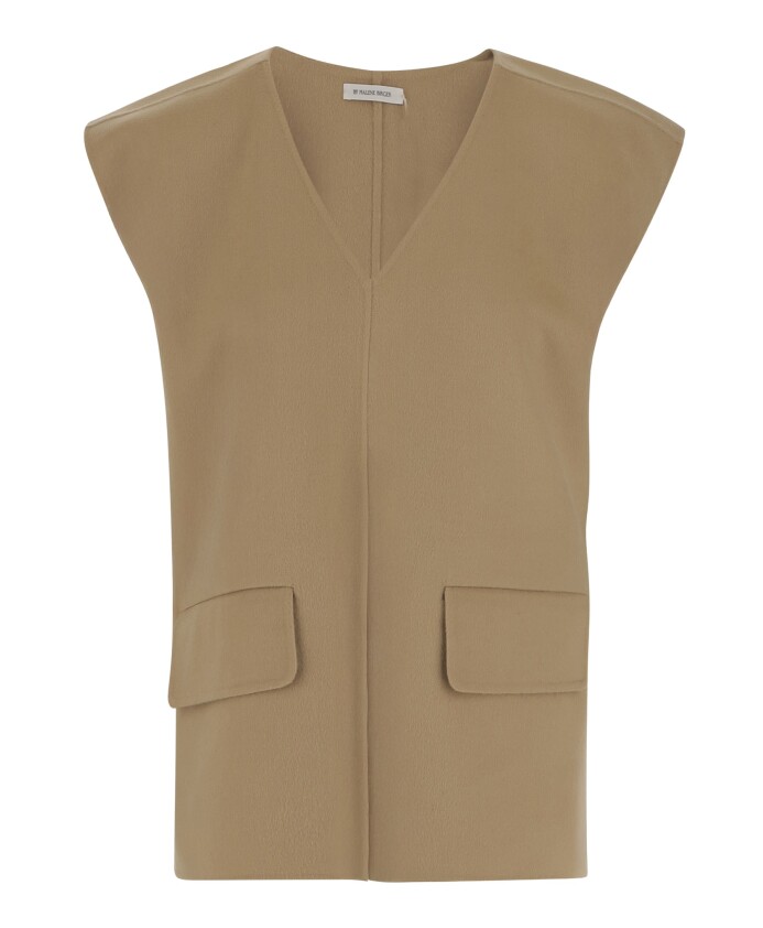 gilet-en-laine-beige-col-en-v-profond