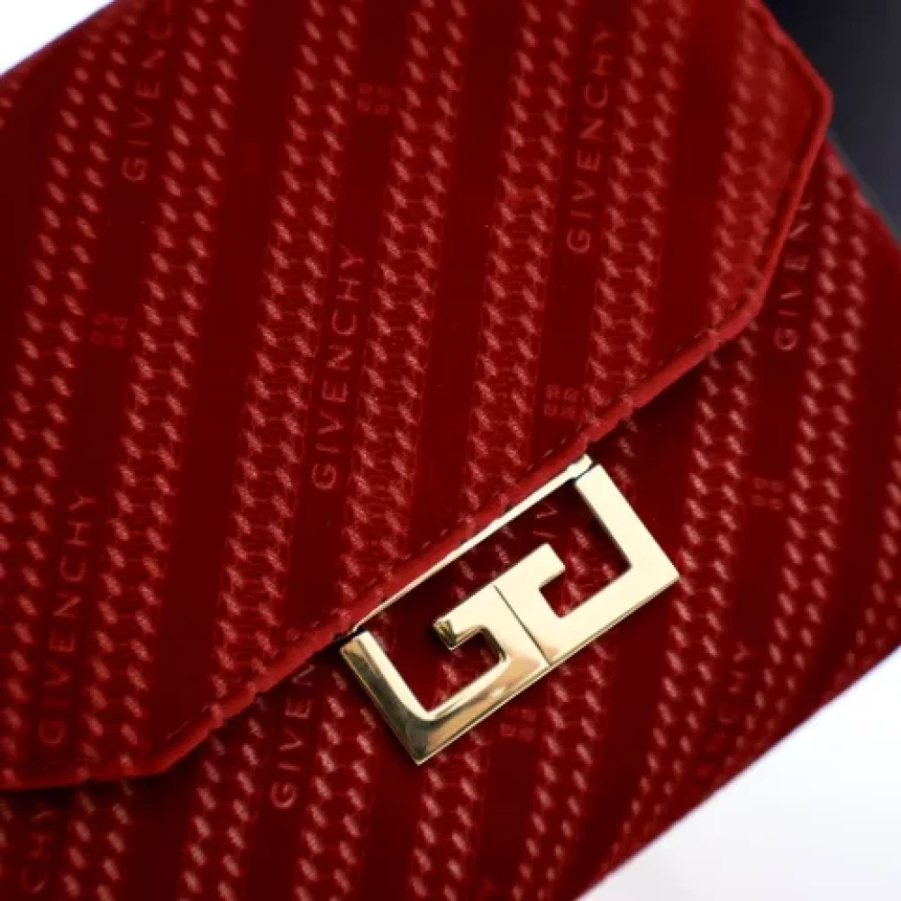 Givenchy Pre-owned Velvet shoulder-bags Red Dames