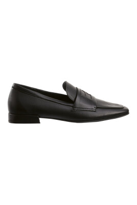 black-loafers-for-women
