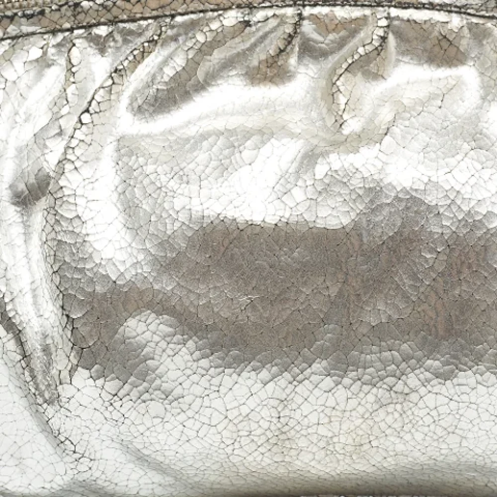 Jimmy Choo Pre-owned Leather clutches Gray Dames