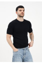 pull-noir-a-manches-courtes