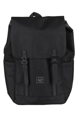 petit-sac-a-dos-retreat-noir-fermeture-a-cordon