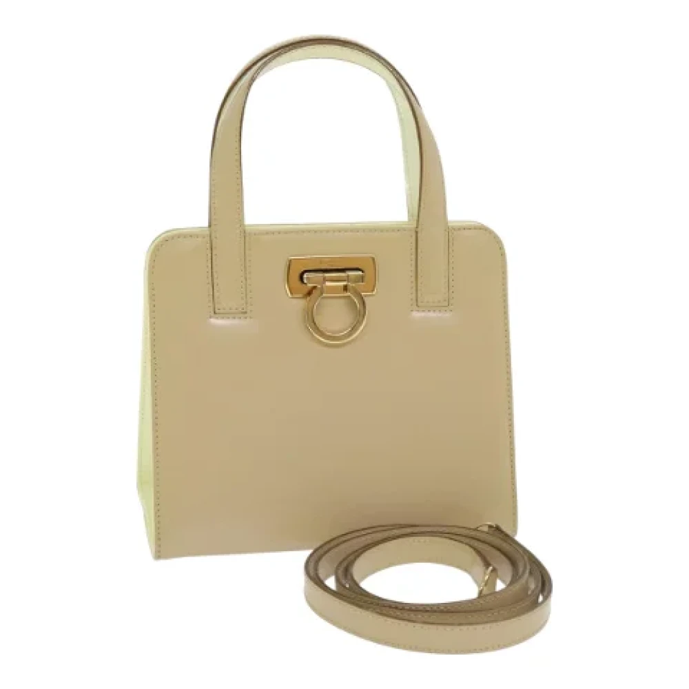 Salvatore Ferragamo Pre-owned Leather handbags Beige Dames