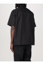 chemise-noire-design-minimaliste