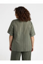 blouse-rayee-a-lacets