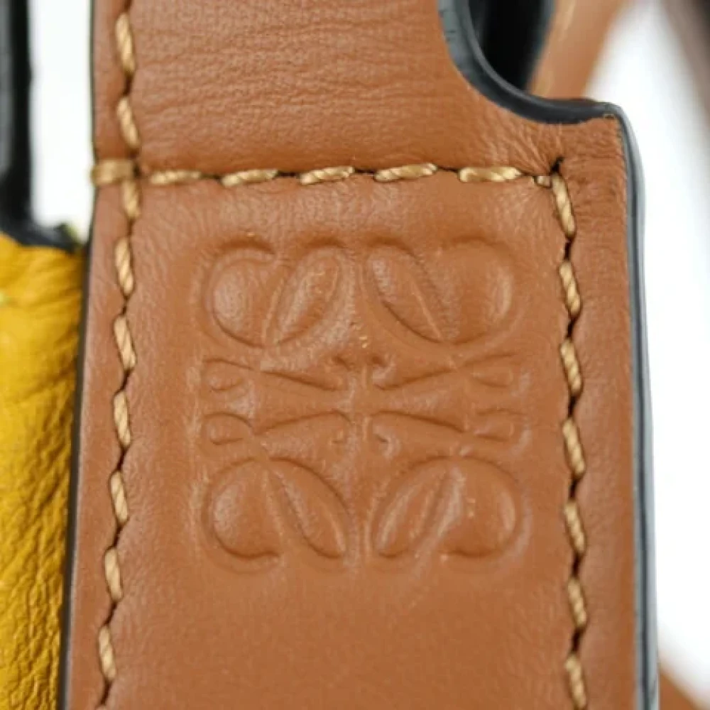 Loewe Pre-owned Fabric shoulder-bags Yellow Dames