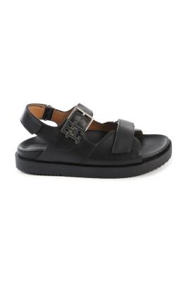 black-leather-flat-sandals-buckle