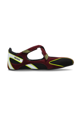 sports-shoes-nomad