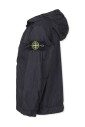veste-noire-resistante-a-l-eau-avec-badge-boussole