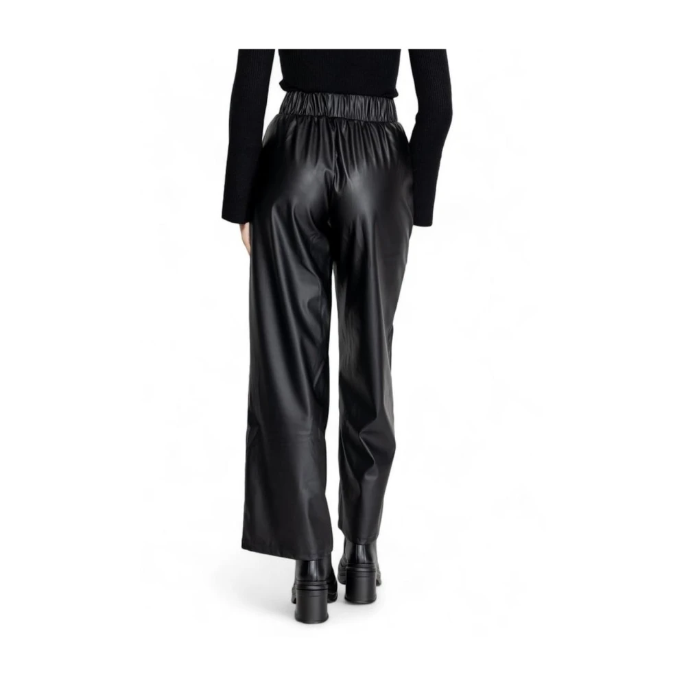 Jacqueline de Yong Zwarte Faux Leren Wijde Pijp Broek Black Dames