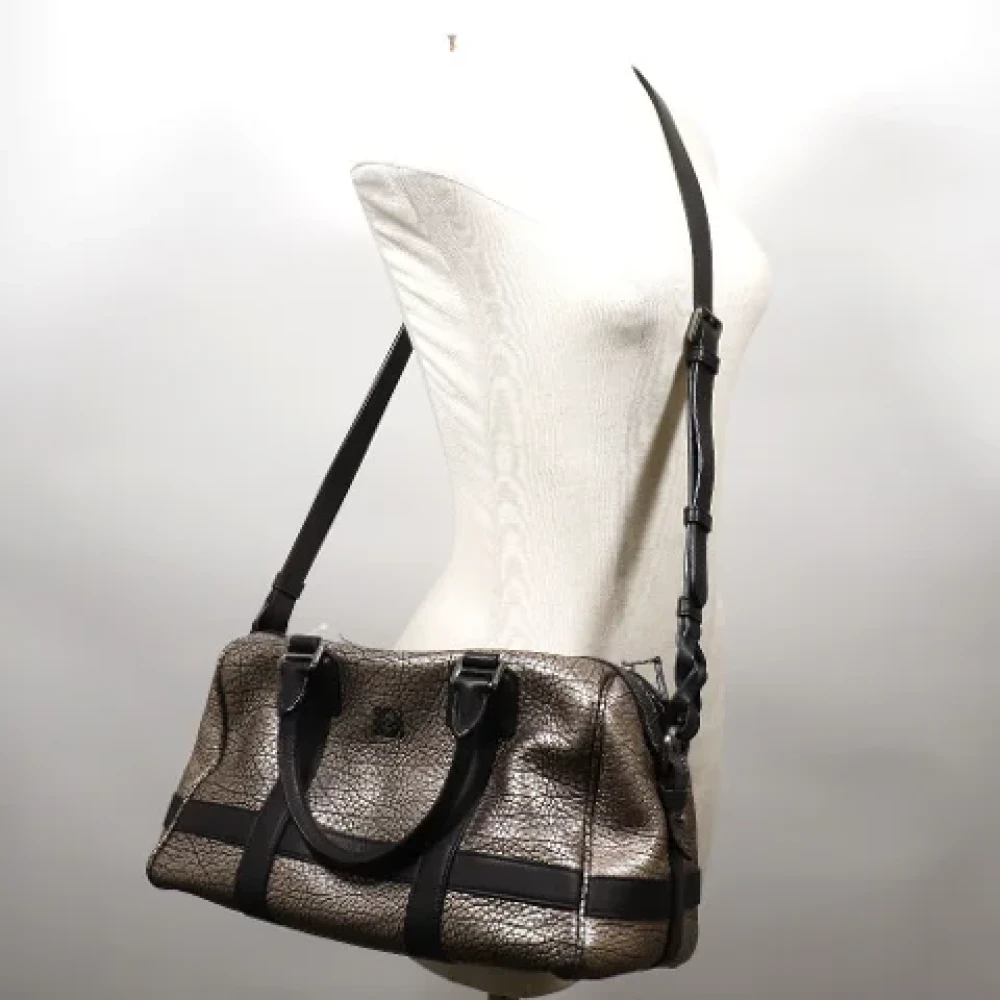 Loewe Pre-owned Leather handbags Gray Dames