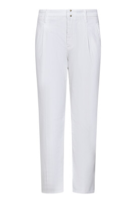 white-chino-trousers-with-front-pleats