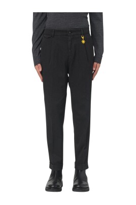 sophisticated-black-pleated-pants
