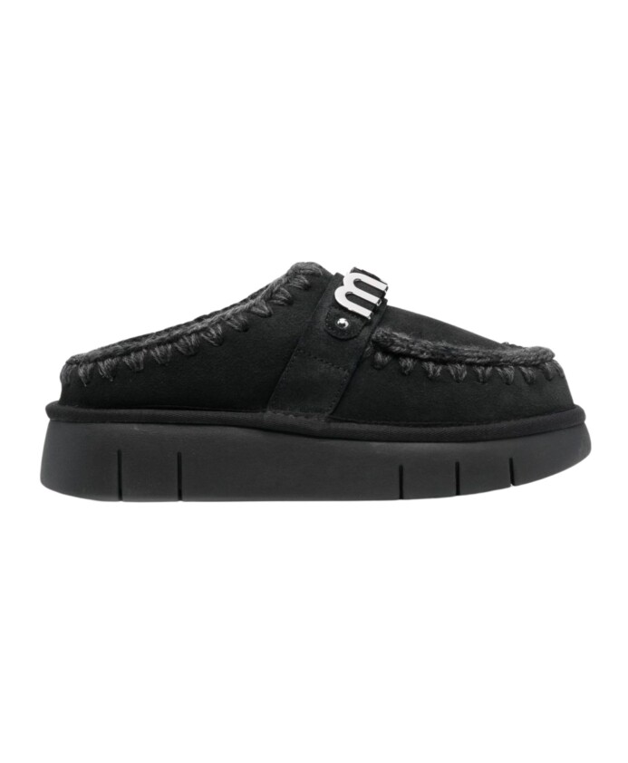 svarta-slip-on-skor-i-farskinn