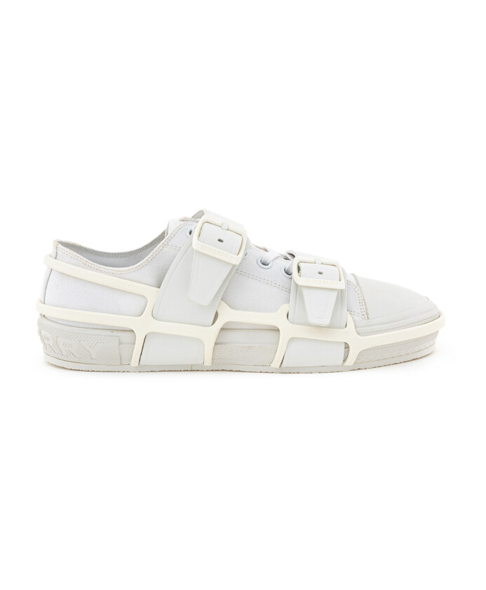 sneaker-en-toile-blanche-avec-semelle-en-caoutchouc