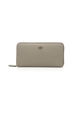 beige-leather-wallet-with-zip-closure