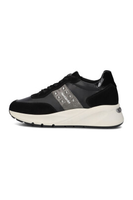 sneakers-11520