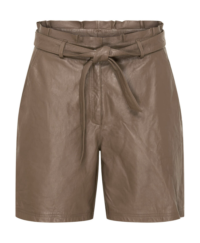 high-waisted-leather-shorts