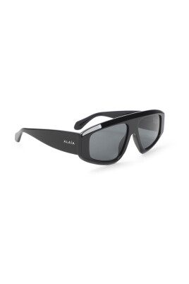 lunettes-de-soleil-elegantes-pour-une-protection-solaire-ultime