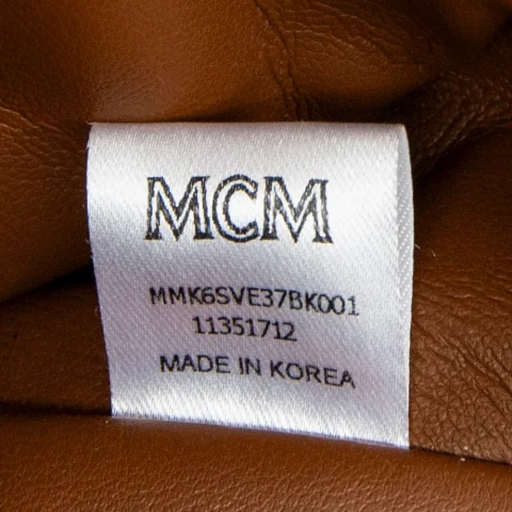 MCM Pre-owned Canvas shoulder-bags Black Dames