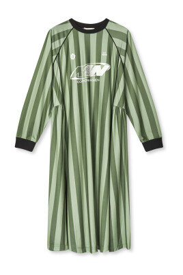 robe-sportive-oversize-four-leaf-clover