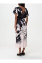 robe-midi-noire-sophistiquee