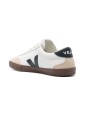 sneakers-en-cuir-blanc-design-elegant