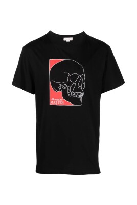 outline-skull-print-t-shirt-in-black