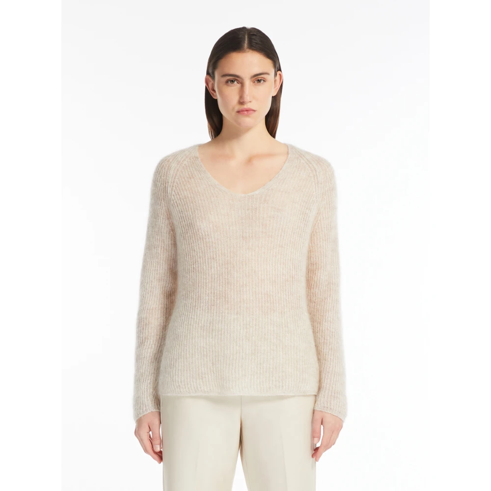 Max Mara Geribbelde Mohair Trui met Raglanmouwen Beige Dames