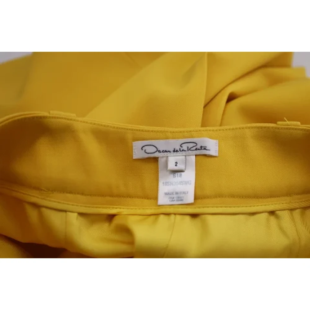 Oscar De La Renta Pre-owned Polyester bottoms Yellow Dames