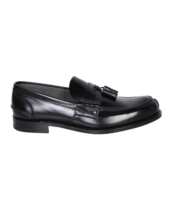 mocassins-en-cuir-noir-elegants-a-pampilles