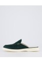 laura-mules-a-enfiler
