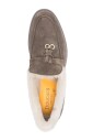 casual-grijze-loafers-met-rubberen-zool